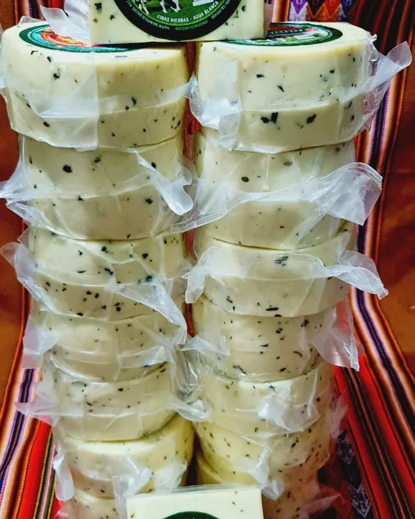 Queso con orégano y finas hierbas